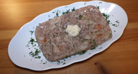 Опасности на полках: известные марки холодца под угрозой из-за бактерий