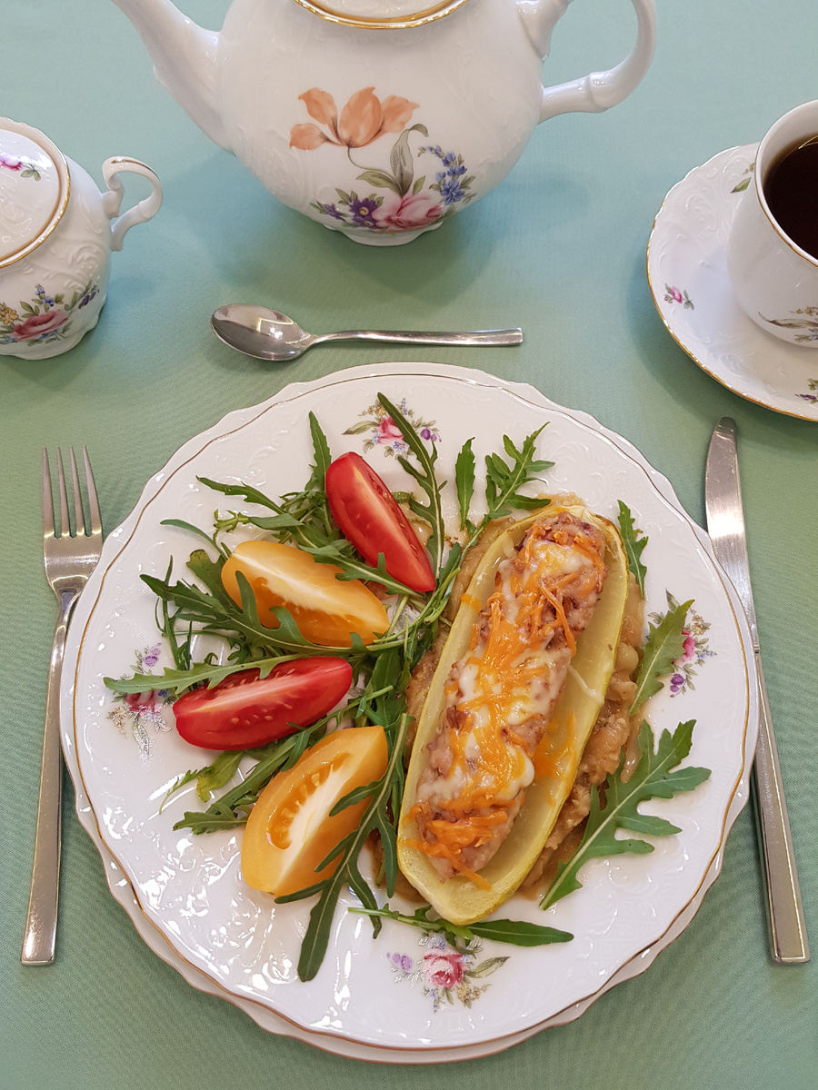 Вечерами стало легче собираться за столом — фаршированные кабачки не задерживают никого