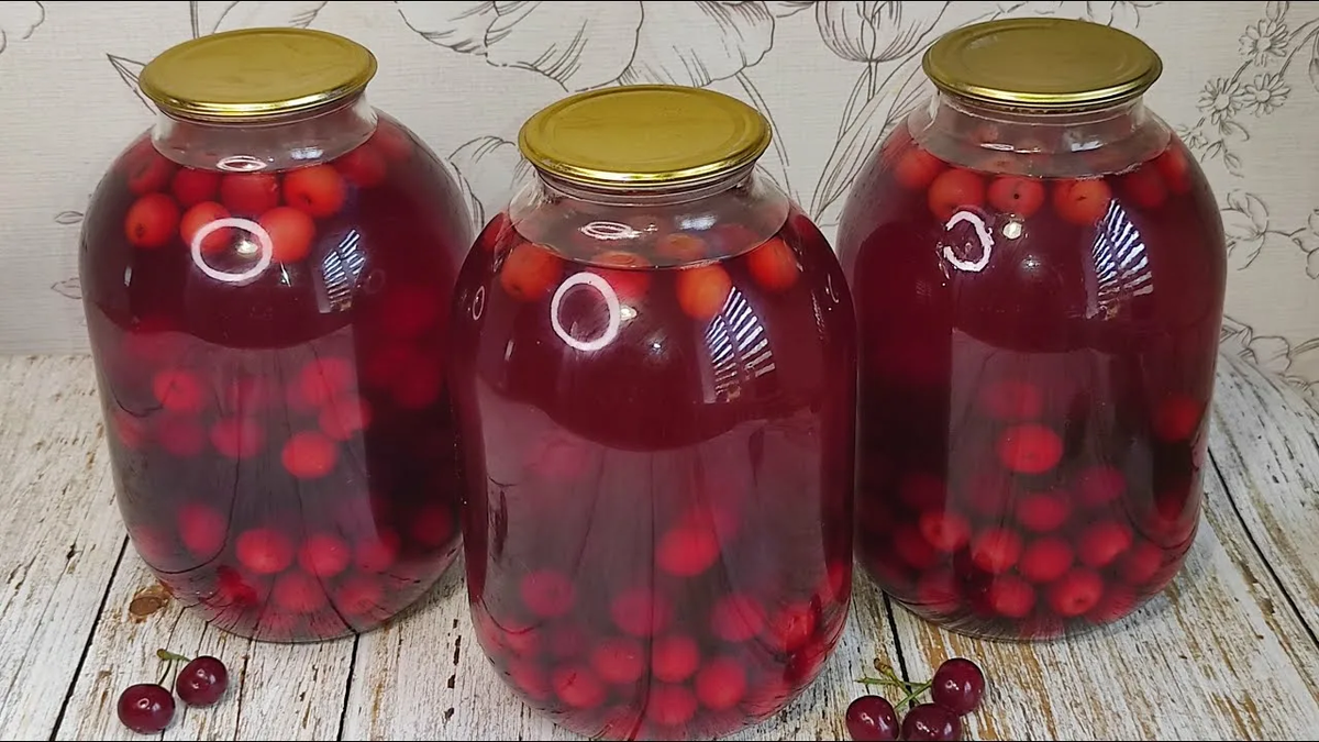 Список опасных продуктов для консервации: что не стоит закатывать в банки