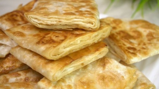 Лавашные рулетики с яблоками и творогом: вкус и скорость в каждом укусе