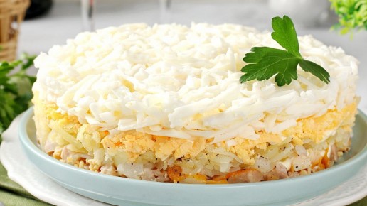 Салат Невеста с копченой курицей: Нежный вкус для вашего стола