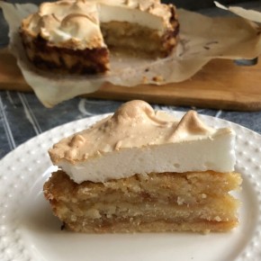 Нежный болгарский яблочный пирог: как удивить близких