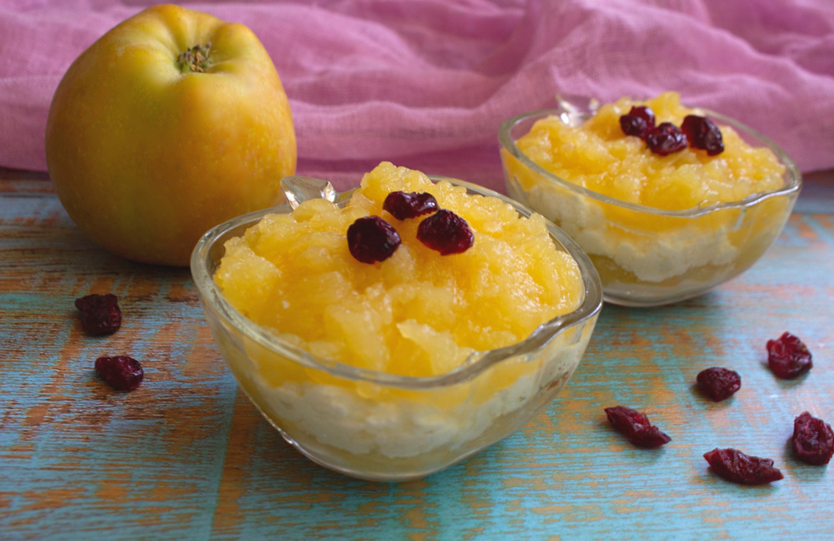 Легкий десерт из творога и яблок для сладкоежек