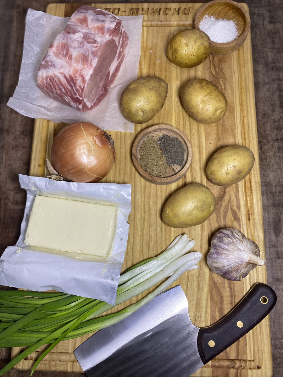 Ароматное мясо с хрустящим картофелем: идеальный ужин для семьи