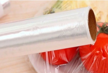 Неочевидные способы использования пищевой пленки, которые вас удивят