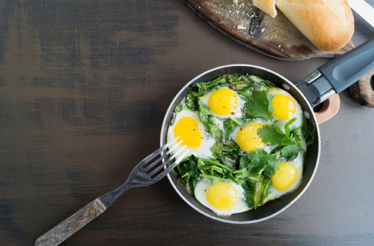 Нежный шпинат с яйцом: легкое и полезное блюдо для любого времени