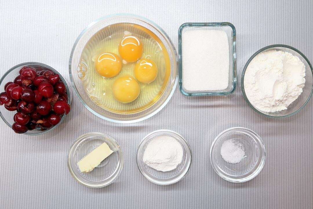 Вкуснейший вишневый пирог: простой рецепт для уютной выпечки