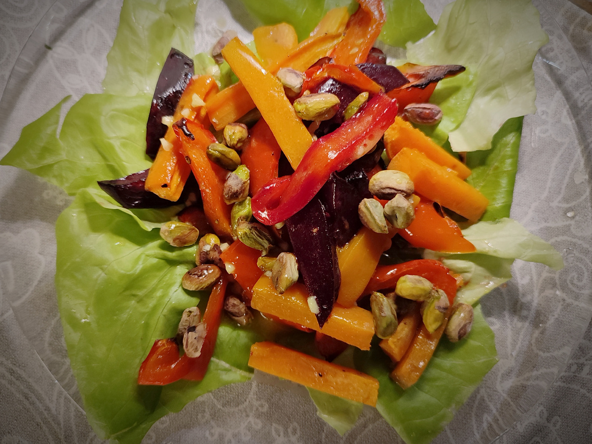 Запеченные овощи в салате с апельсиновой заправкой: оригинальный рецепт для любого стола