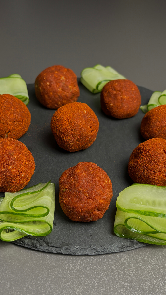 Чечевичные шарики с форелью: оригинальный рецепт для новогоднего стола