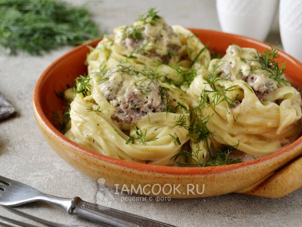 Простой и аппетитный обед: макароны-гнезда с фаршем