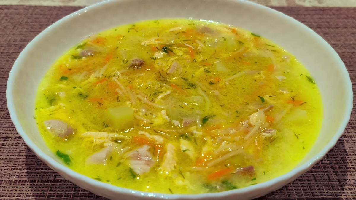 Суп с яйцом и сыром: уютный вкус домашней кухни