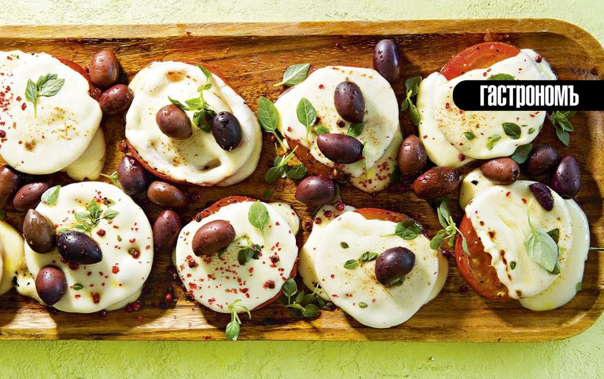 Нежные помидоры с расплавленным сыром: вкусное лакомство для настоящих гурманов