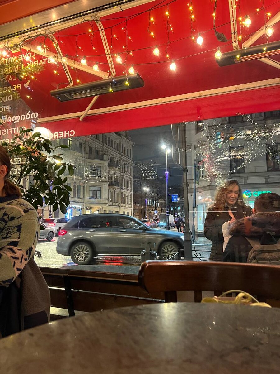 Где поужинать на Петроградке: PioNero — шумно, но пицца стоит того