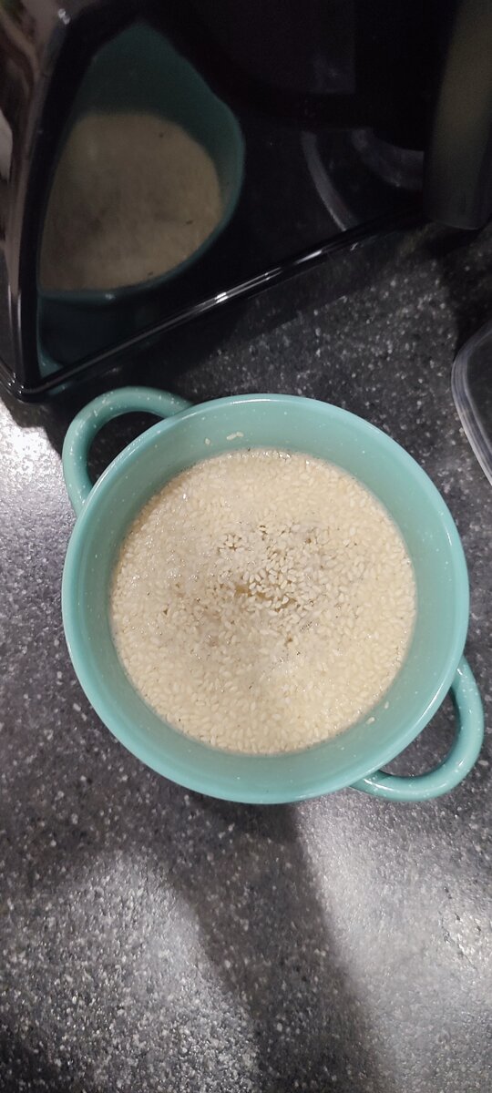 Кунжутное молочко: секрет крепких костей и шикарных волос