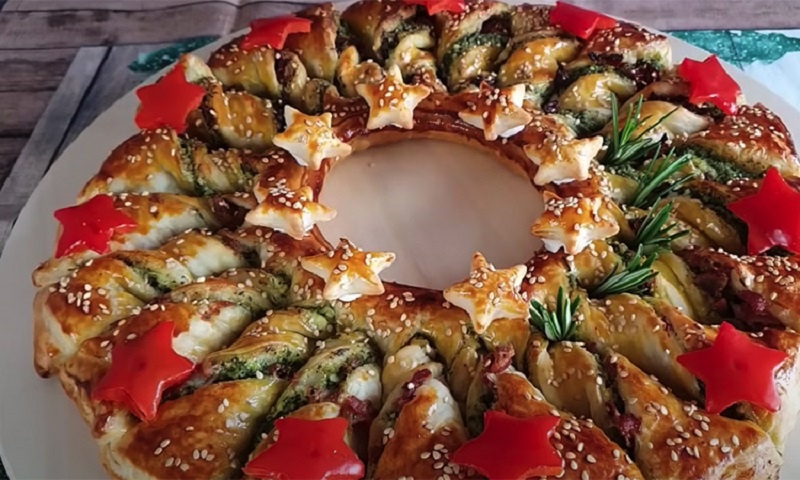 Как слоёное тесто может преобразить ваш новогодний стол