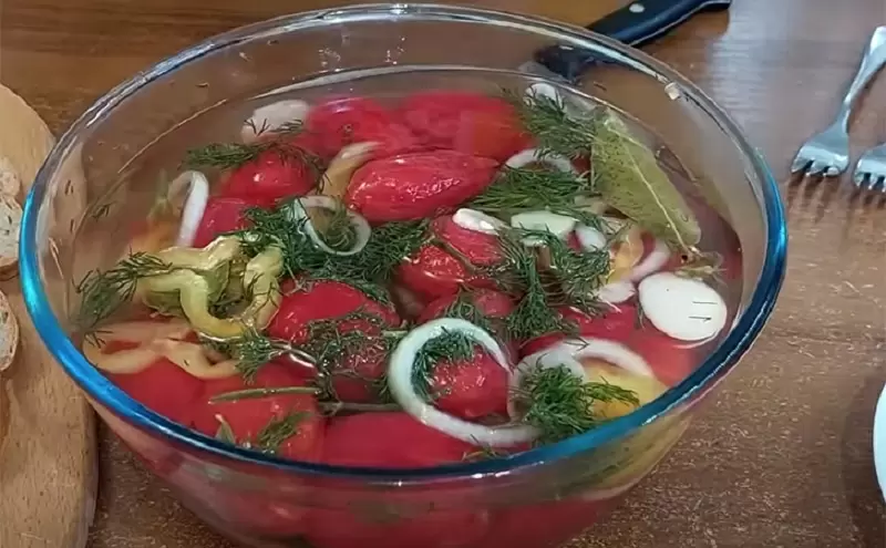 За сутки на столе: маринованный салат, который оживит любой шашлык