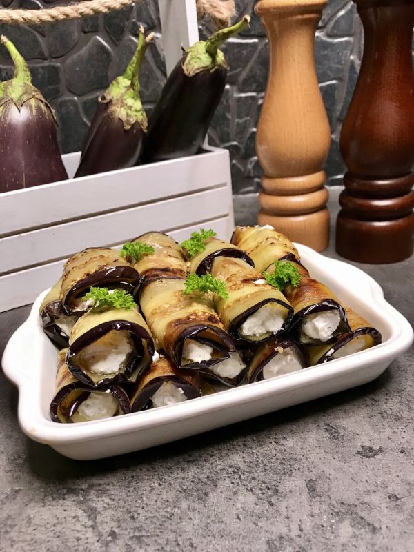 Необычные рулетики из баклажанов, которые покорят ваш стол