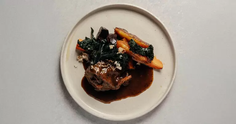 На Смоленской улице открылся новый ресторан 0,75: традиции русской кухни в современном исполнении