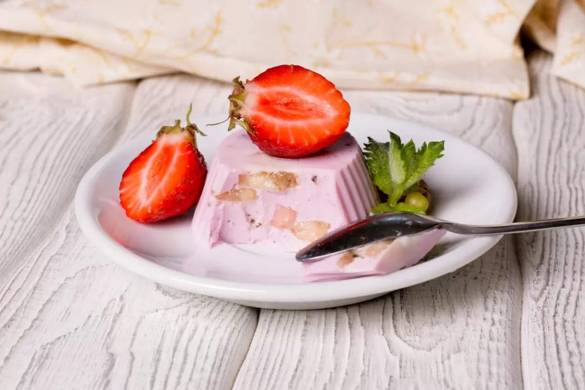 Нежный десерт без выпечки: легкий рецепт на весенний вечер