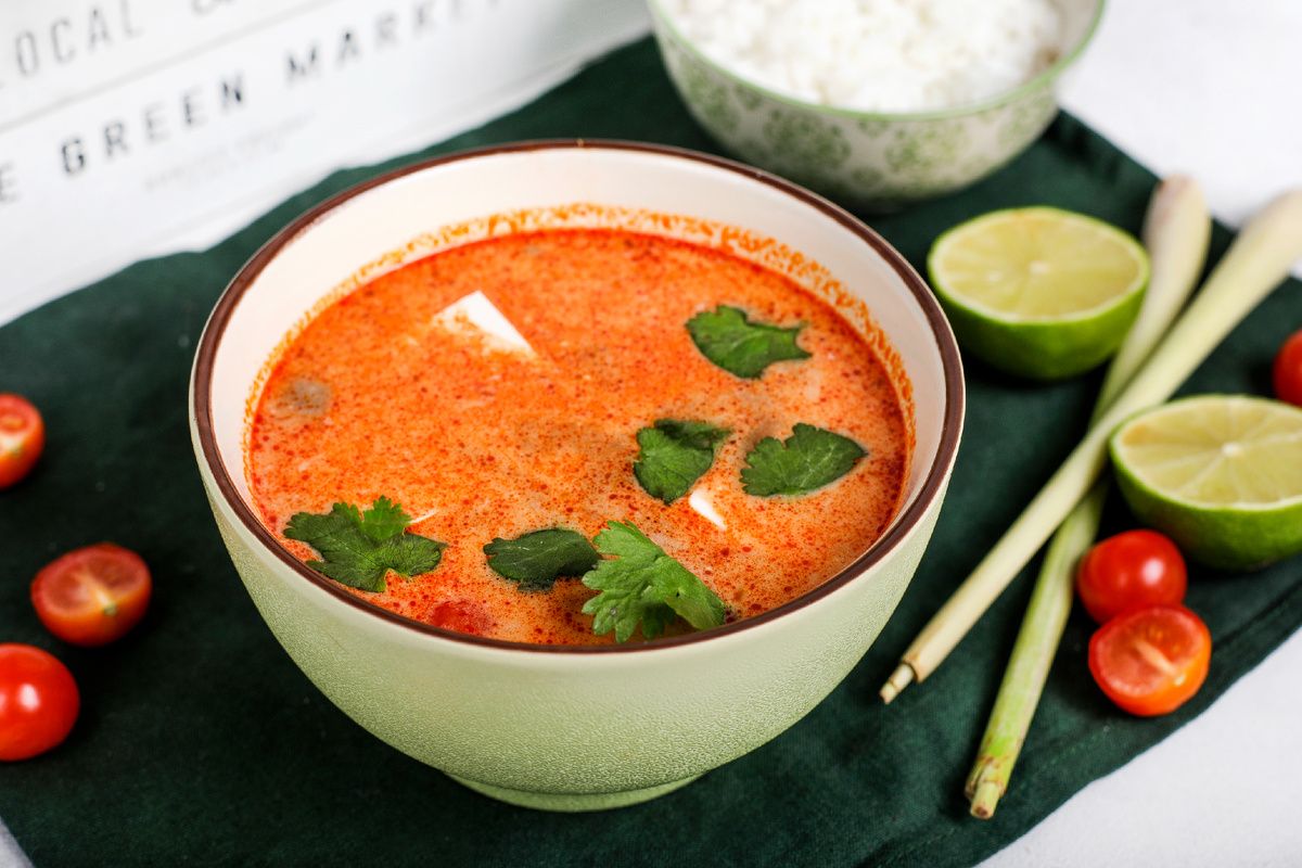 Постный том ям: кругосветное путешествие вкусов с вёшенками и тофу