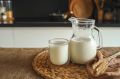 Коровье молоко против растительных альтернатив: что выбрать?