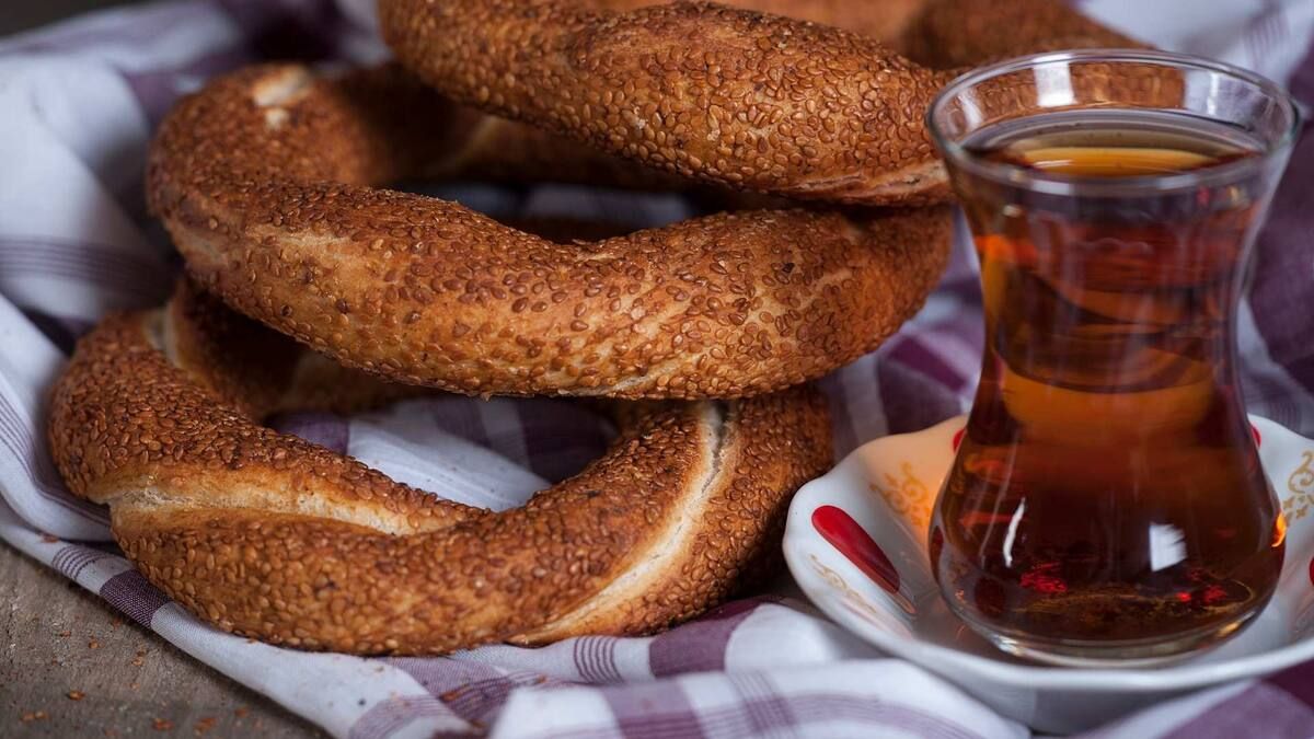 Симит из Стамбула: как простой бублик стал культурным кодом утра